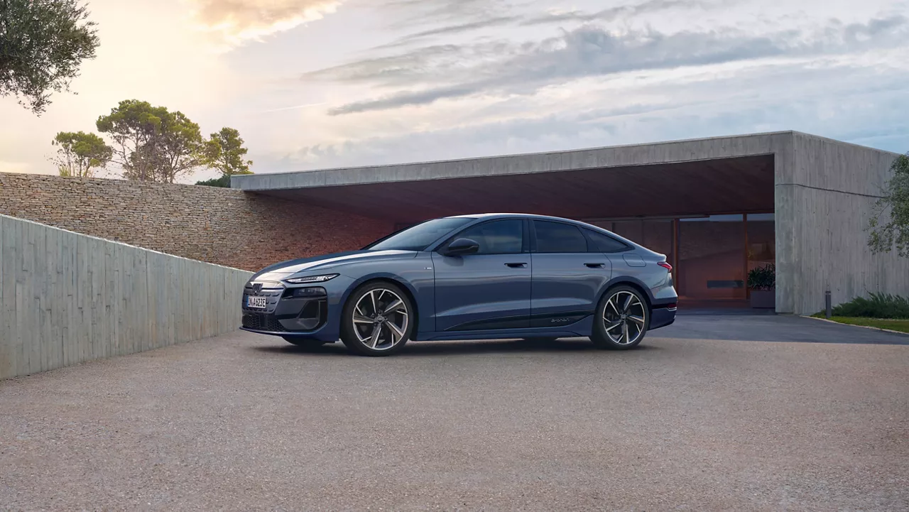 Audi A6 Sportback S line e-tron en color gris