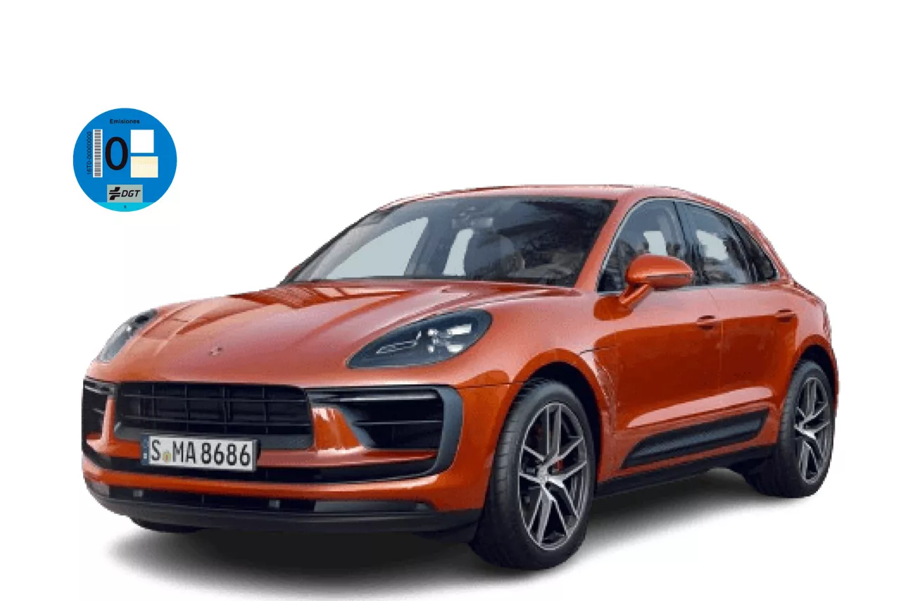 Un coche de Renting Porsche Macan, color rojo sobre fondo blanco  