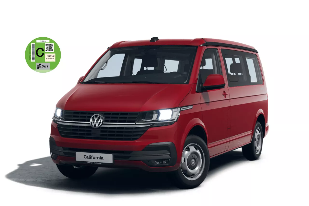 Un coche de Renting Volkswagen California, color rojo sobre fondo blanco