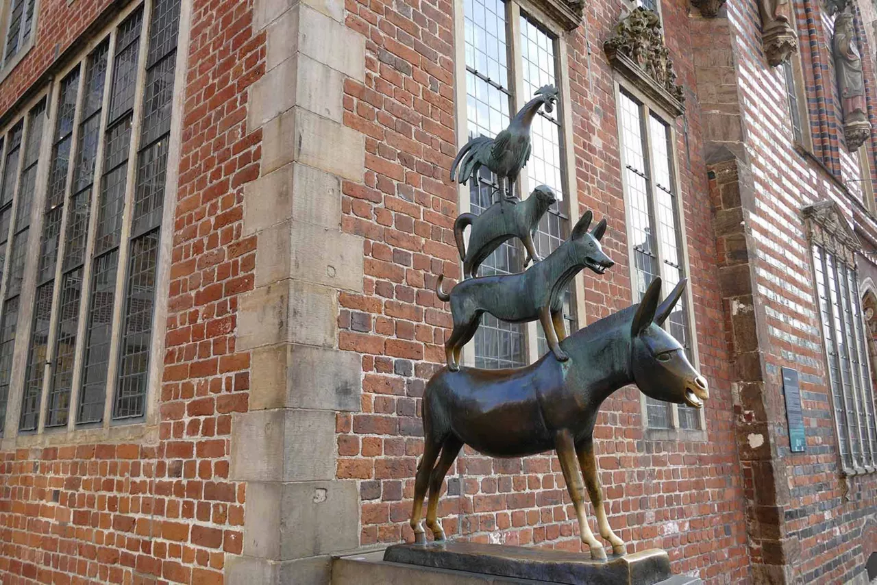 statue-bremer-stadtmusikanten-esel-hund-katze-hahn