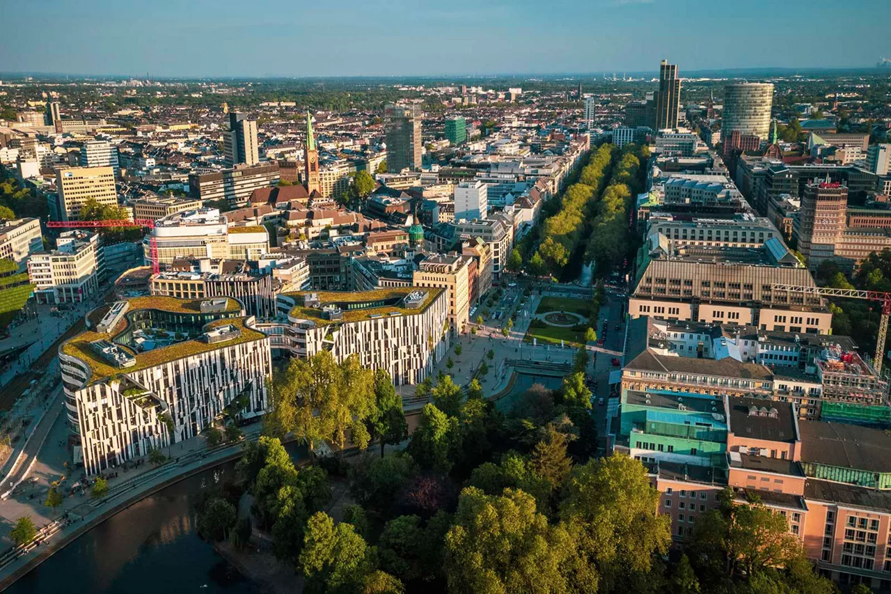 sicht-auf-die-innenstadt-von-düsseldorf