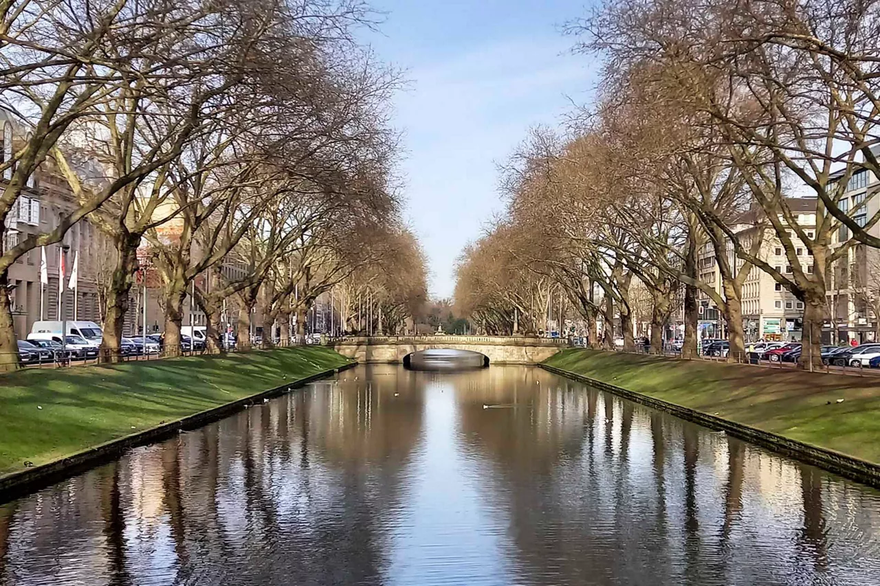 stadtgraben-königsallee-in-düsseldorf