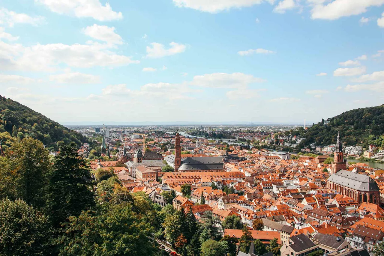 aussicht-auf-heidelberg-bei-sonnenschein