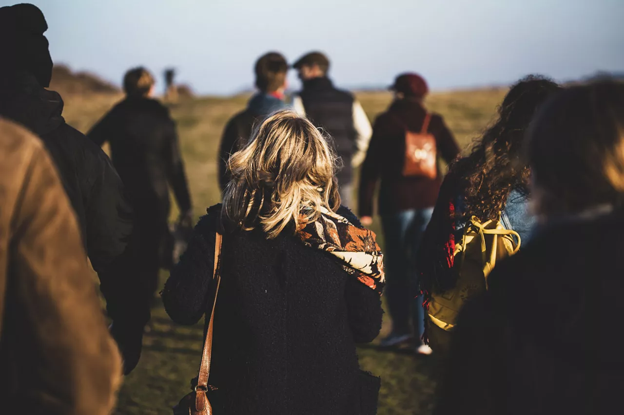 personen-machen-eine-wanderung