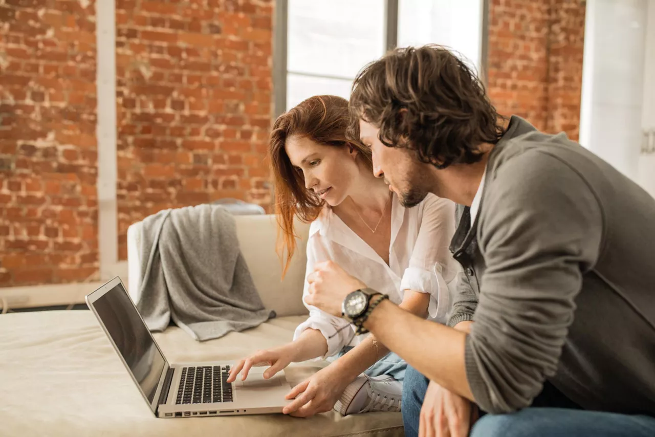 couple on laptop