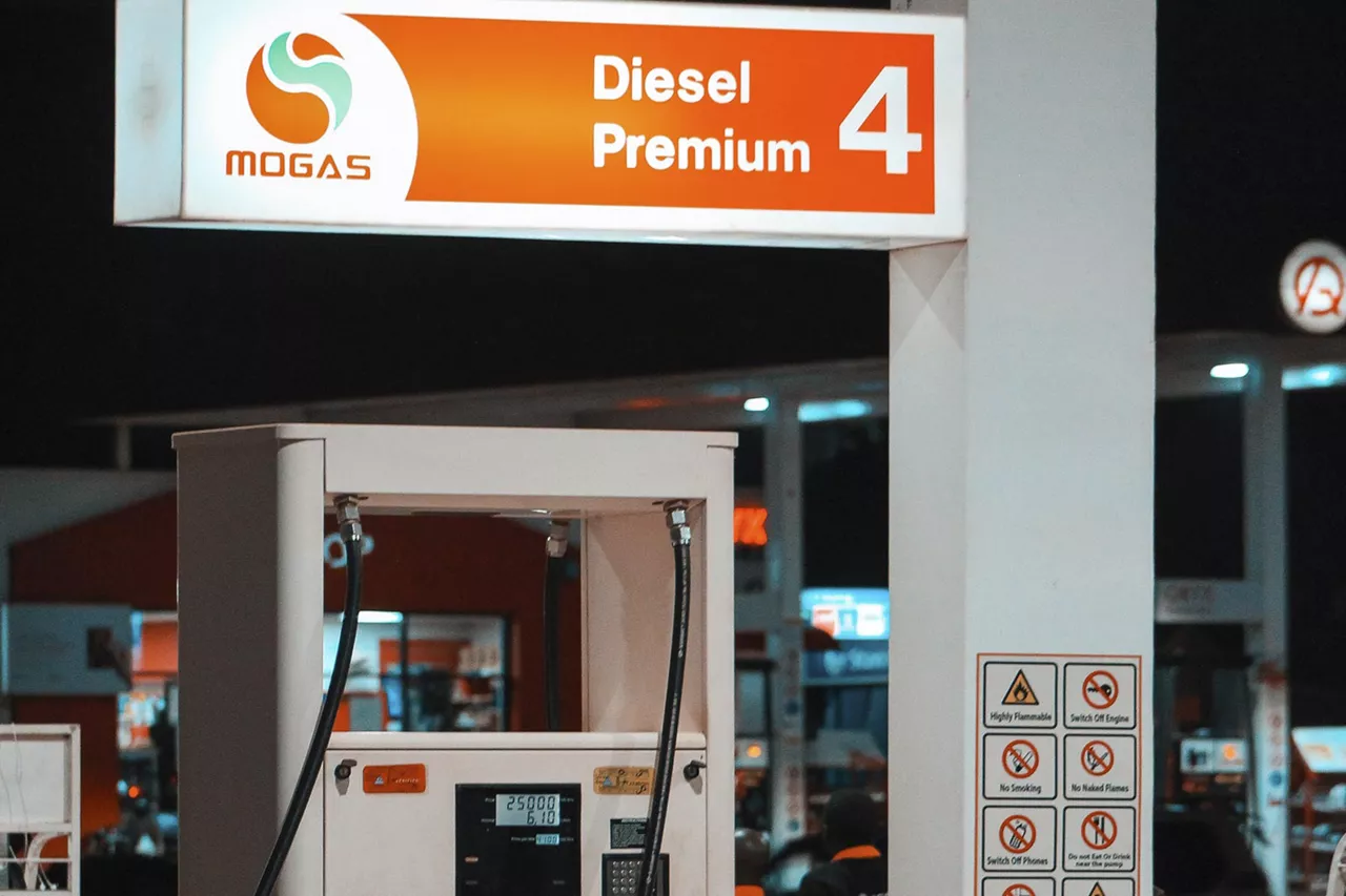 diesel-zapfsäule-einer-tankstelle