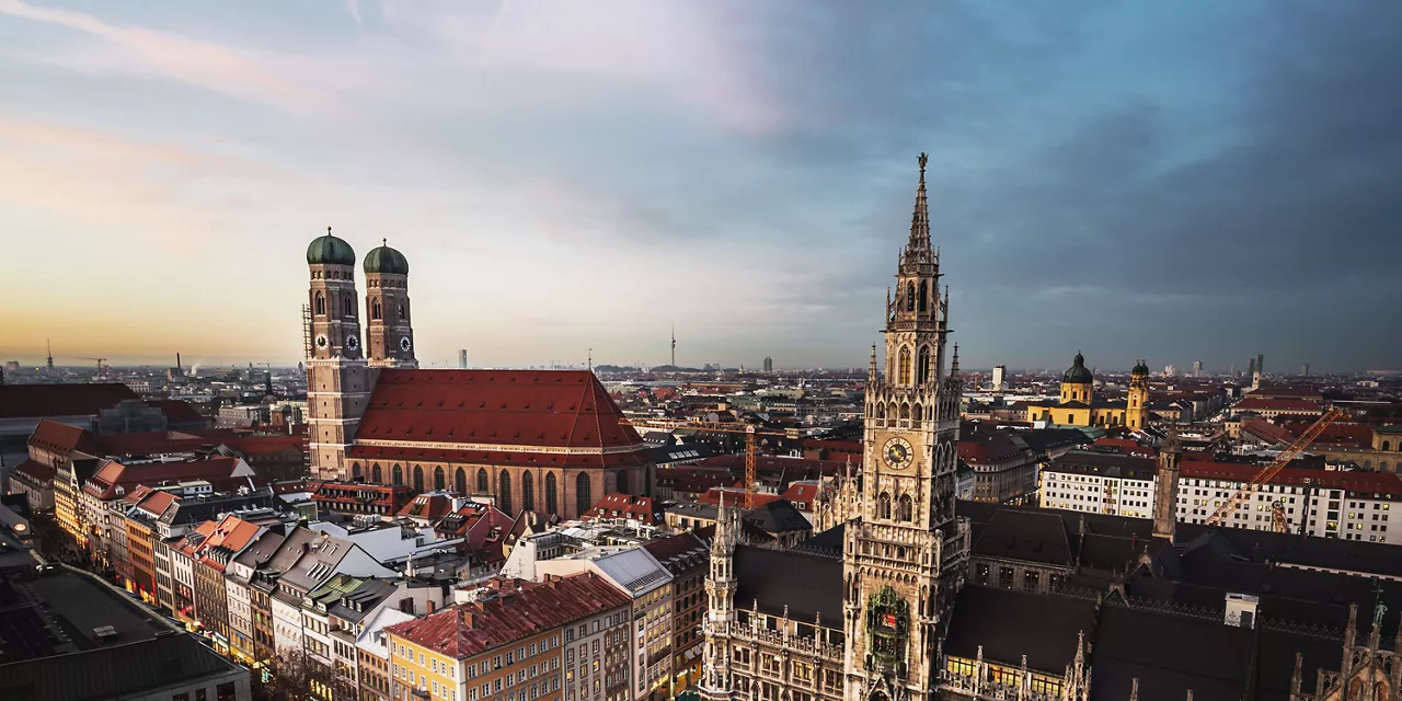 blick-auf-den-historischen-marienplatz-in-müchen