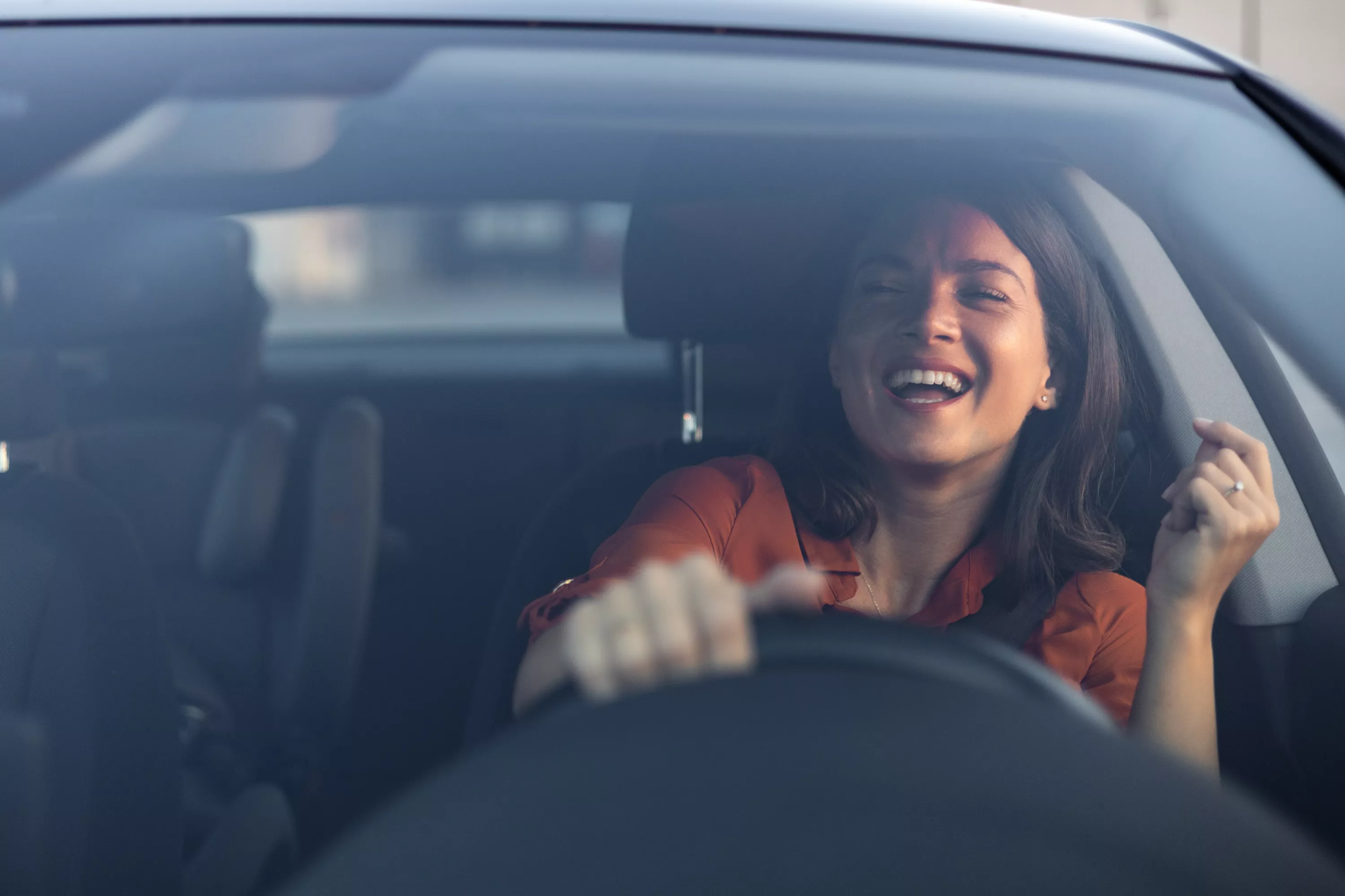 Renting Automóvel Volkswagen Financial Services. Uma única prestação mensal com vários serviços incluídos: manutenção, seguro auto, apoio ao condutor, IUC, IPO.