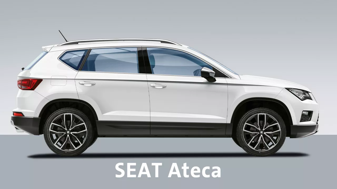 weisser-seat-ateca-vor-grauem-hintergrund