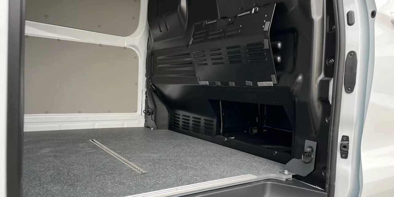 Stort och luftigt i lastutrymmet, med smart dörr som ger mer plats och packyta.