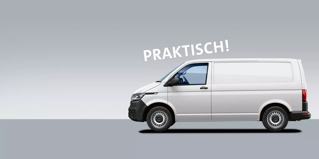Weisser VW Transporter steht seitlich vor grauem Hintergrund mit dem Schriftzug praktisch dadrüber