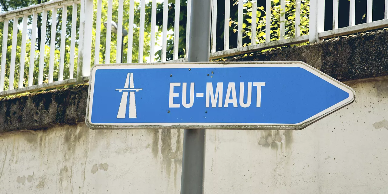 verkehrsschild-mit-aufschrift-eu-maut