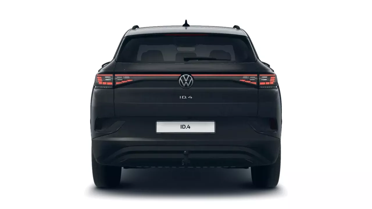 Heckansicht eines schwarzen VW ID.4 vor weißem Hintergrund