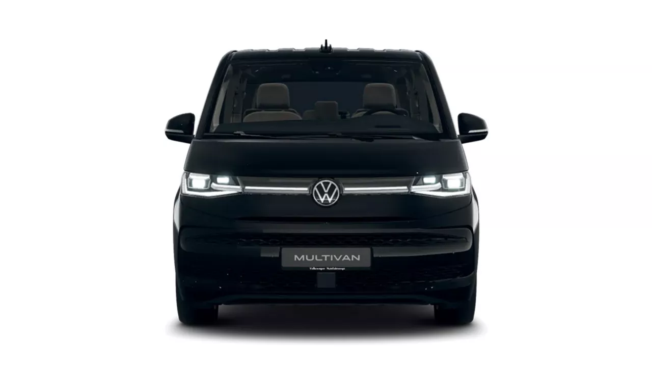 Frontansicht eines schwarzen VW Multivan vor weißem Hintergrund