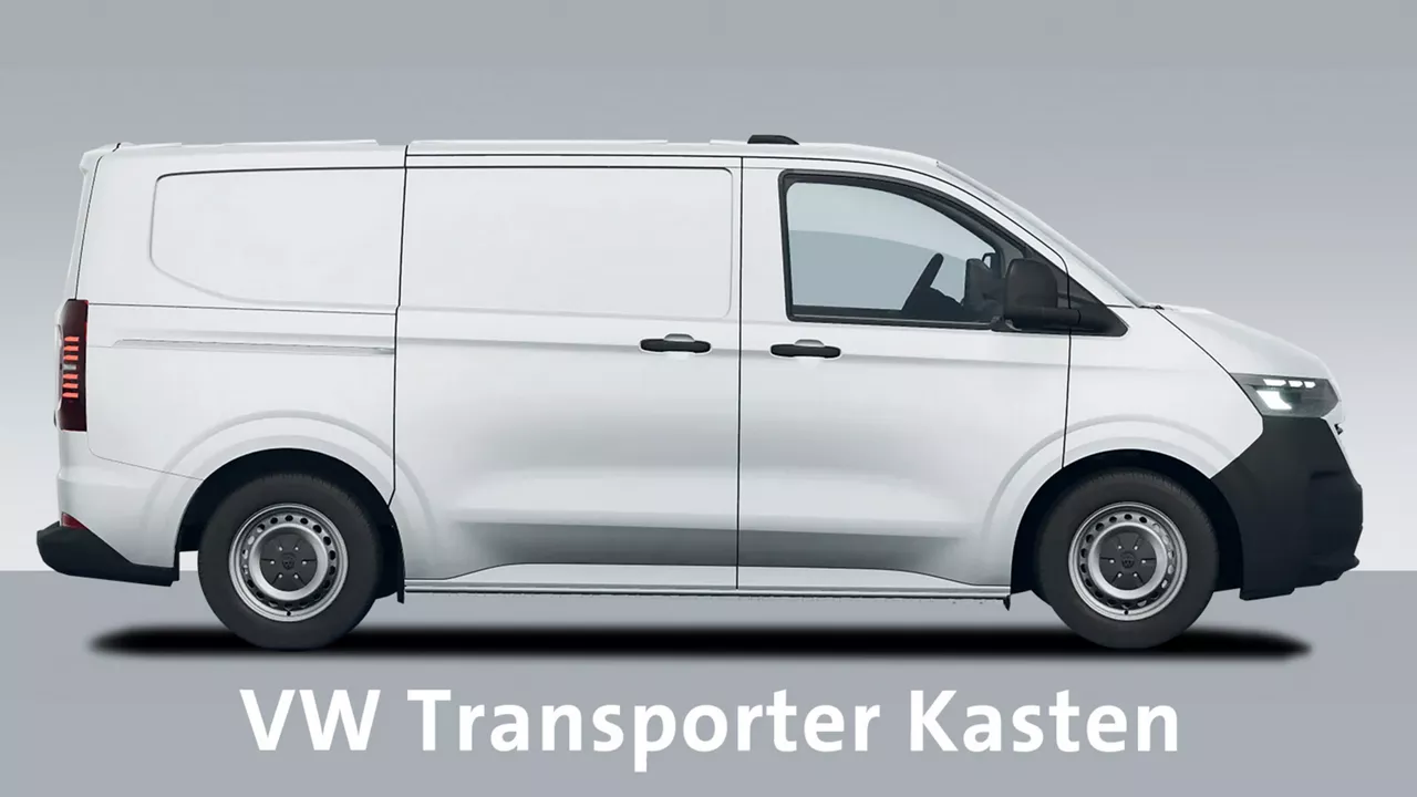 Weißer VW Transporter Kasten steht seitlich vor grauem Hintergrund